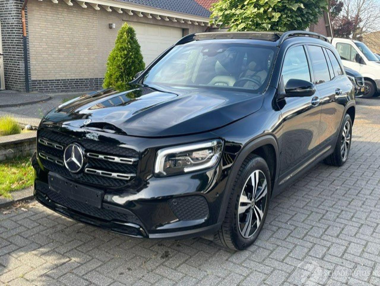 Mercedes GLB 200 d PANO NAVI CAMERA NIGHT WIDESCREEN