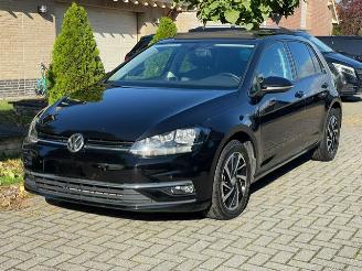 Damaged car Volkswagen Golf 1.0 TSI Comfortline PANO NAVI CAMERA 2018/5