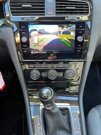 Volkswagen Golf 1.0 TSI Comfortline PANO NAVI CAMERA picture 9