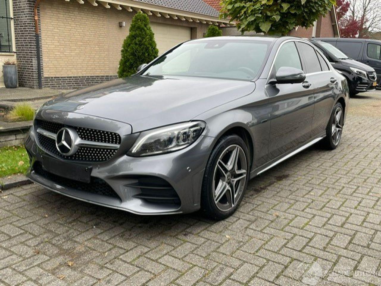 Mercedes C-klasse 300 e AMG LINE COMAND CAMERA LED PDC