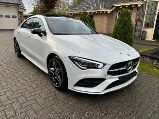 Schadeauto Mercedes Cla-klasse 180 AMG LINE PANO NAVI CAMERA 2022/1