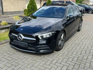 Unfallwagen Mercedes A-klasse 180 d AMG LINE PANORAMADAK NAVI CAMERA 2018/9