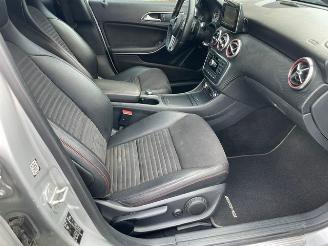 Mercedes A-klasse 180 CDI AMG LINE NAVI PDC XENON picture 9