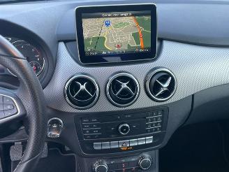 Mercedes B-klasse 180 d NAVI PDC KLIMA picture 8