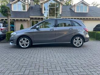 Mercedes B-klasse 180 d NAVI PDC KLIMA picture 2