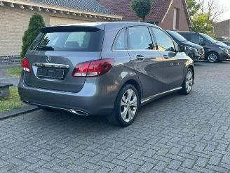 Mercedes B-klasse 180 d NAVI PDC KLIMA picture 6