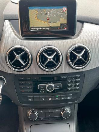 Mercedes B-klasse 180 CAMERA NAVI PDC picture 9