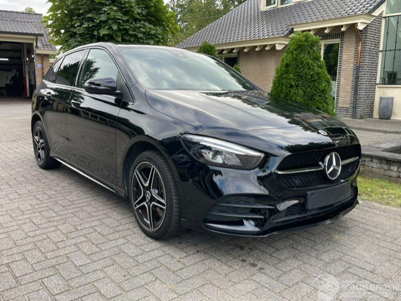 Mercedes B-klasse 250 e AMG LINE LED CAMERA NAVI