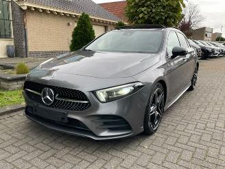 Unfallwagen Mercedes A-klasse 180 d AMG LINE PANO NAVI CAMERA LED 2020/10