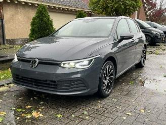 Volkswagen Golf VIII 1.5 eTSI PANO NAVI CAMERA picture 4