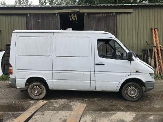 Mercedes Sprinter SPRINTER 208 D picture 2