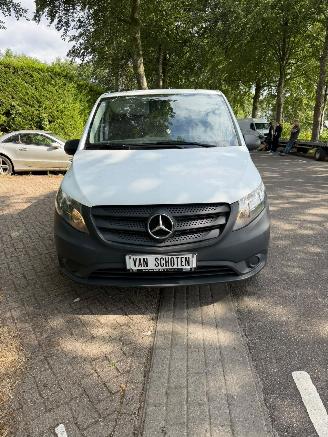 dañado vehículos comerciales Mercedes Vito VITO 114 CDI 2015/5