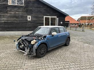 Mini Cooper 1.5 AUTOMAAT NAVI CLIMA CAMERA LEER PDC B.J 07-2021 picture 2