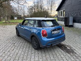 Mini Cooper AUTOMAAT SPORT NAVI LEER CLIMA CAMERA LED B.J 2021 picture 2