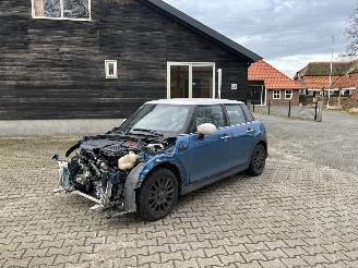 Mini Cooper AUTOMAAT NAVI CLIMA CAMERA LEER CRUISE LED B.J 2021 picture 2