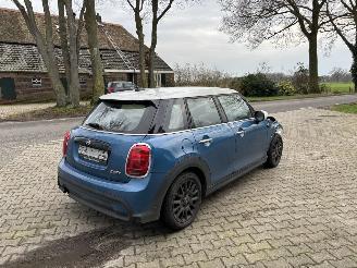 Mini Cooper AUTOMAAT NAVI CLIMA CAMERA LEER CRUISE LED B.J 2021 picture 3