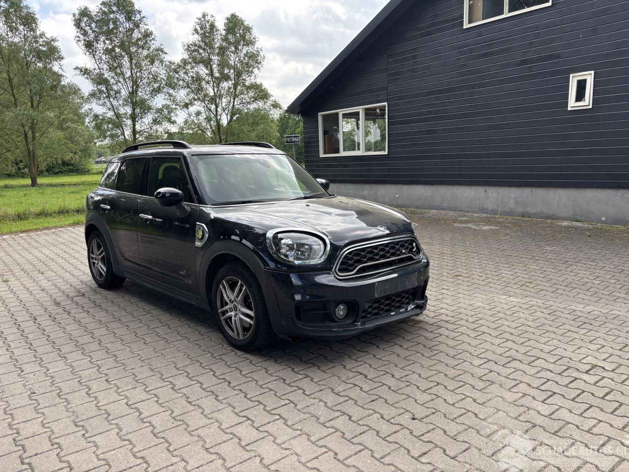 Mini Countryman HYBRIDE SE ALL4 AUTOMAAT NAVI CLIMA LEER CRUISE LED B.J 2019 PLUG IN