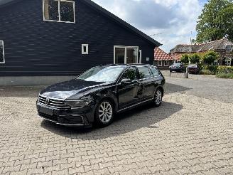 Damaged car Volkswagen Passat GTE HYBRIDE AUTOMAAT NAVI CLIMA CAMERA PDC B.J 2022 2022/2