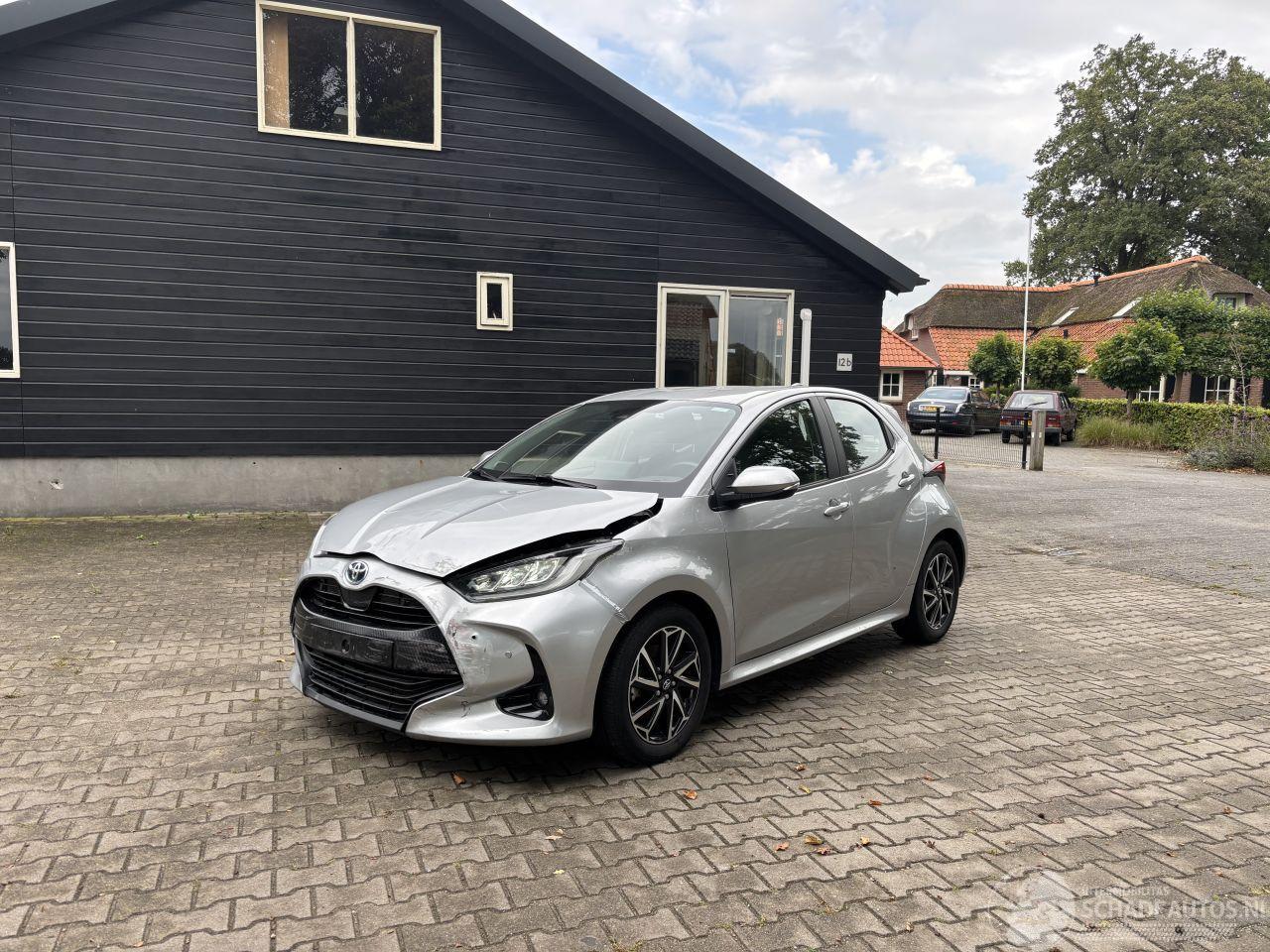 Toyota Yaris 1.5 HYBRIDE AUTOMAAT NAVI CLIMA CAMERA LED B.J 08-2022