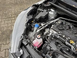 Toyota Yaris 1.5 HYBRIDE AUTOMAAT HEAD UP NAVI CLIMA CAMERA LED B.J 08-2022 picture 18