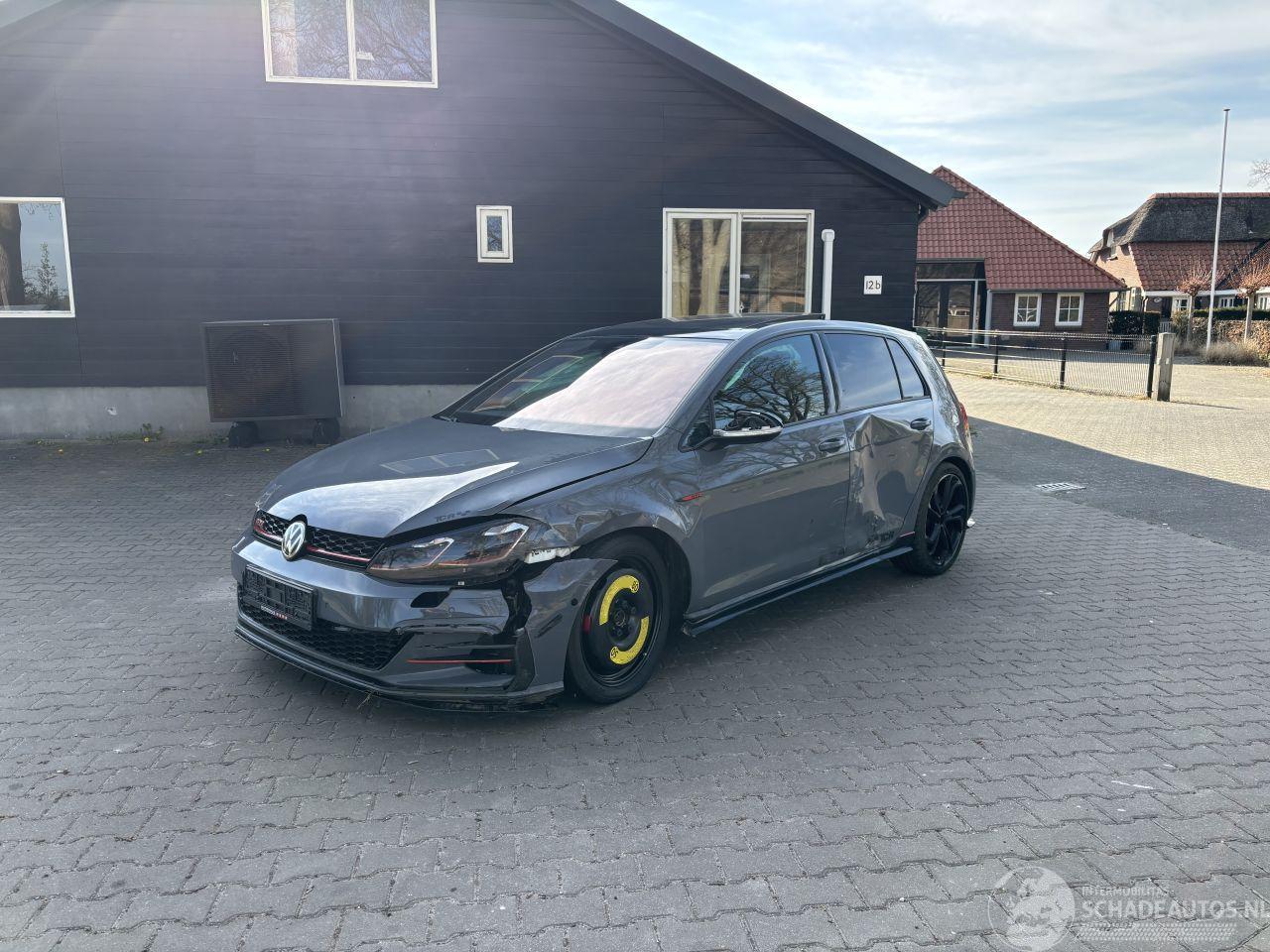 Volkswagen Golf GTI TCR 300 PK PANO AUTOMAAT NAVI LEER CLIMA CAMERA B.J 2019