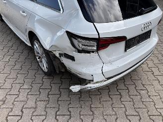 Audi A4 Avant 2.0 S LINE HYBDRIDE AUTOMAAT NAVI CLIMA PDC VIRT DASH B.J 06-2019 picture 14
