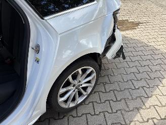 Audi A4 Avant 2.0 S LINE HYBDRIDE AUTOMAAT NAVI CLIMA PDC VIRT DASH B.J 06-2019 picture 15