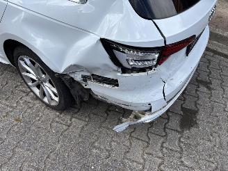 Audi A4 Avant HYBRIDE 2.0 S LIne AUTOMAAT NAVI CLIMA LED CRUISE B.J 06-2019 picture 15