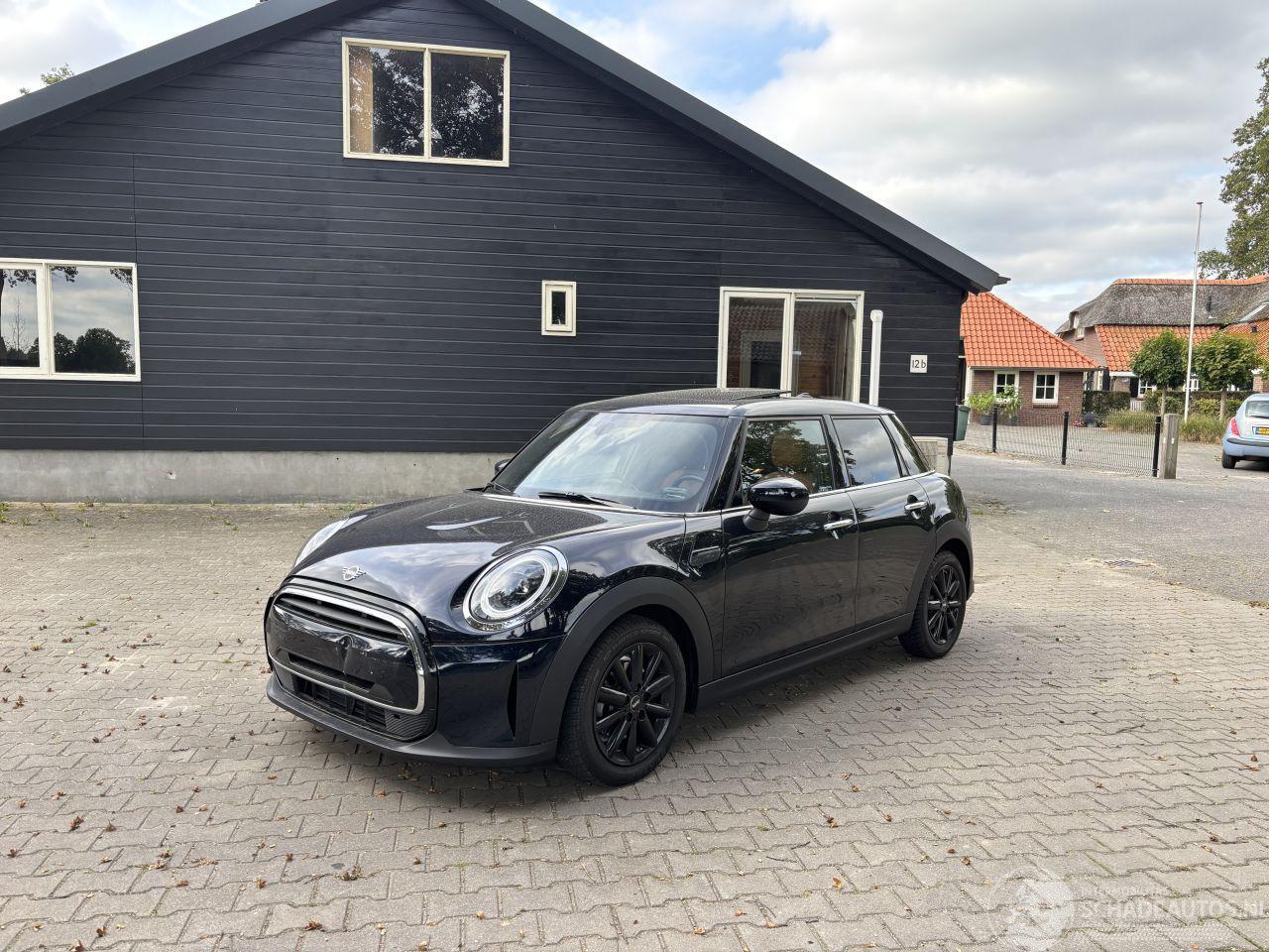 Mini Cooper PANO AUTOMAAT NAVI CLIMA SPECIAL EDITIE B.J 2021 25 dkm