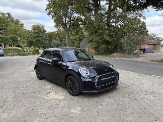 Mini Cooper PANO AUTOMAAT NAVI CLIMA SPECIAL EDITIE B.J 2021 25 dkm picture 3