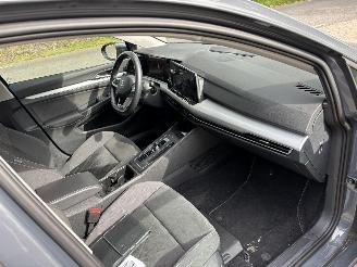 Volkswagen Golf eTSI AUTOMAAT NAVI CLIMA CAMERA LED VIRTUEEL DASH B.J 2023 picture 8