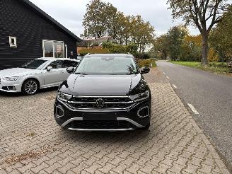 Volkswagen T-Roc 2.0 TDI AUTOMAAT 150 PK STYLE NAVI CLIMA CAMERA LED picture 5