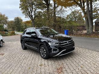 Volkswagen T-Roc 2.0 TDI AUTOMAAT 150 PK STYLE NAVI CLIMA CAMERA LED picture 3