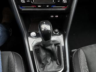Volkswagen T-Roc 2.0 TDI AUTOMAAT 150 PK STYLE NAVI CLIMA CAMERA LED picture 17