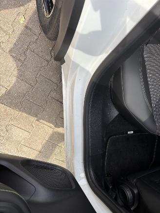 Peugeot 2008 GT LINE AUTOMAAT 130 PK NAVI CLIMA CAMERA VIRT DASH LED LEER B.J 2022 picture 19