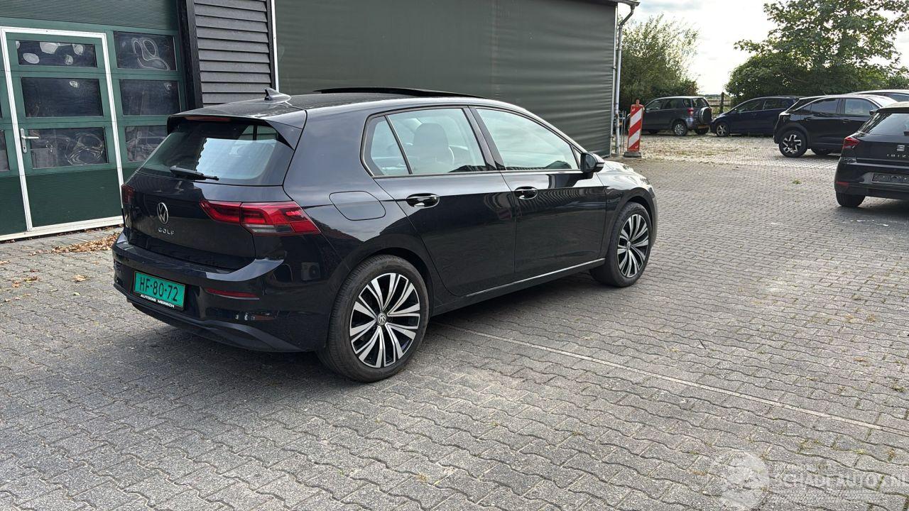 Volkswagen Golf 1.5 HYBRIDE PANO AUTOMAAT NAVI CLIMA CAMERA LED B.J 2025