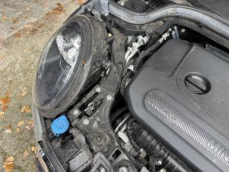 Mini  1.5 EDITION CLIMA ABS PDC B.J 11-2018 SCHROEFSCHADE picture 15