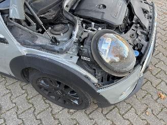 Mini  1.5 EDITION CLIMA ABS PDC B.J 11-2018 SCHROEFSCHADE picture 12