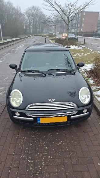 uszkodzony samochody osobowe Mini Mini ONE 1.6 PANO B.J 2003 inruiler 2003/5