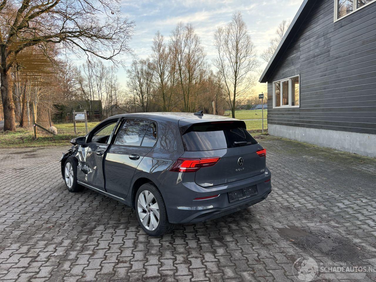 Volkswagen  8.5 ETSI 1.5 HYBRIDE AUTOMAAT NAVI CLIMA CAMERA LED VIRT DASH TREKHAAK B.J 12-2024