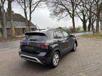 Volkswagen T-Cross AUTOMAAT 116 PK CLIMA CAMERA PDC B.J 04-2024 picture 2