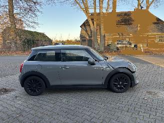 Mini One 1.5 EDITION SPORT CLIMA ABS PDC B.J 11-2018 SCHROEFSCHADE picture 6