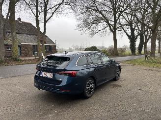 Skoda Octavia eTSI AUTOMAAT HYBRIDE NAVI CLIMA VIRT DASH CAMERA TREKHAAK LED B.J 12-2024 picture 2
