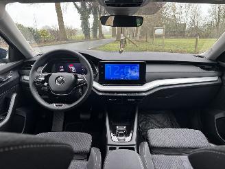 Skoda Octavia ETSI AUTOMAAT HYBRIDE NAVI CLIMA VIRT DASH CAMERA TREKHAAK LED B.J 12-2024 picture 11