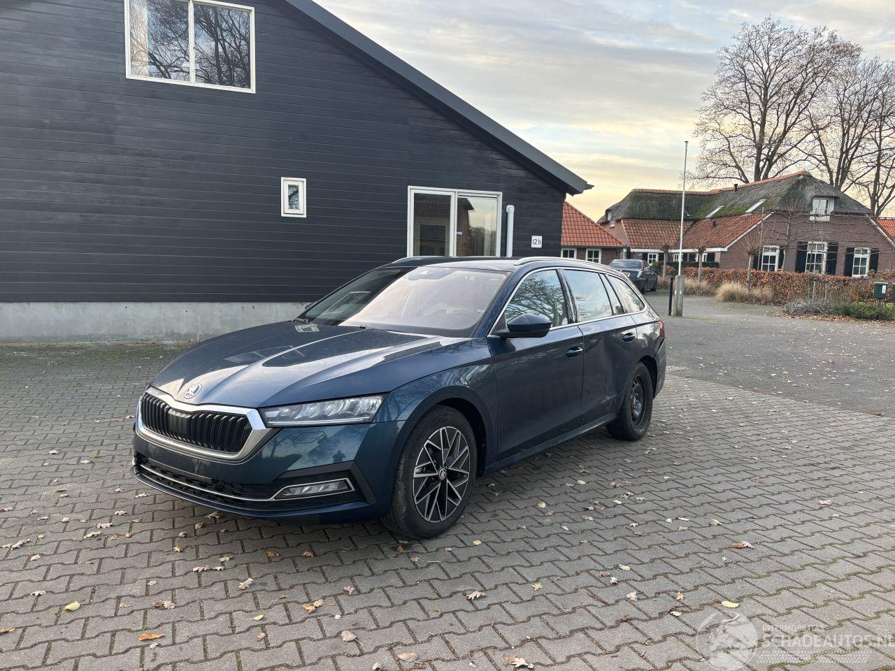 Skoda Octavia TSI AUTOMAAT HYBRIDE NAVI CLIMA VIRT DASH CAMERA TREKHAAK LED B.J 12-2024
