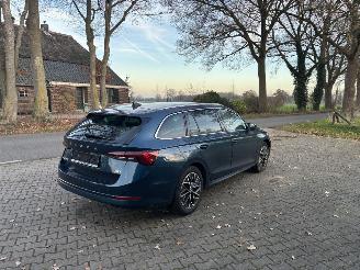Skoda Octavia TSI AUTOMAAT HYBRIDE NAVI CLIMA VIRT DASH CAMERA TREKHAAK LED B.J 12-2024 picture 2