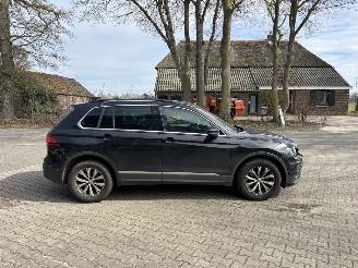 Volkswagen Tiguan AUTOMAAT PANO LEER NAVI CLIMA CAMERA B.J 2019 picture 5