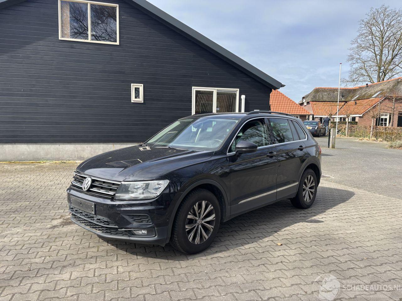 Volkswagen Tiguan AUTOMAAT PANO LEER NAVI CLIMA CAMERA B.J 2019