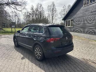 Volkswagen Tiguan AUTOMAAT PANO LEER NAVI CLIMA CAMERA B.J 2019 picture 4
