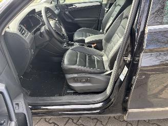 Volkswagen Tiguan AUTOMAAT PANO LEER NAVI CLIMA CAMERA B.J 2019 picture 9